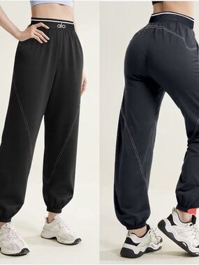 ALO Yoga Black Relaxed High-Waist Jogger with Contrast Stitching